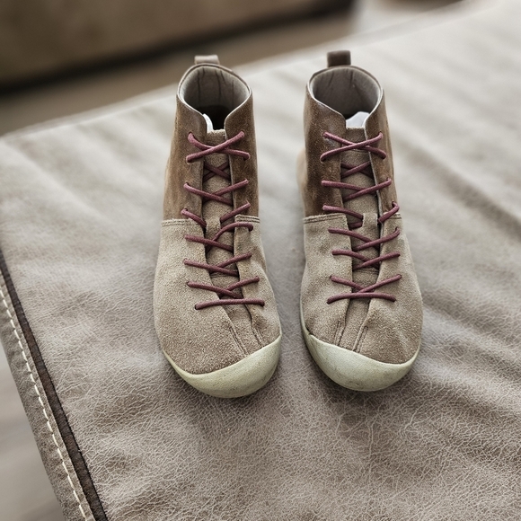 KEEN East Side Bootie - Picture 3 of 7